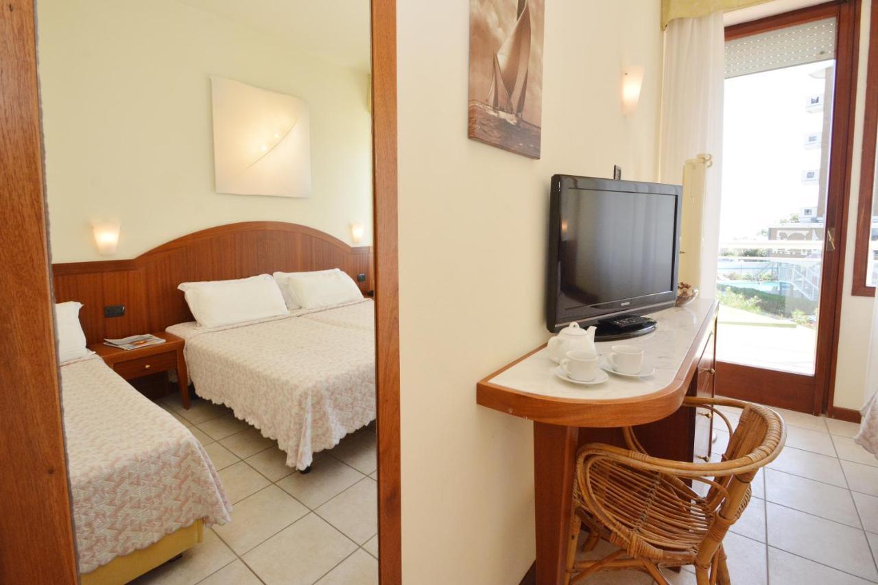Hotel Bellevue Beach - Sul Mare Milano Marittima Esterno foto
