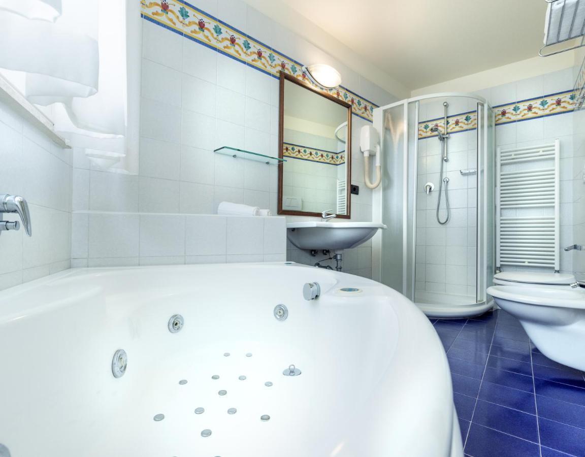 Hotel Bellevue Beach - Sul Mare Milano Marittima Esterno foto